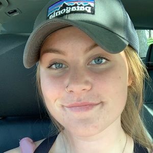 Meet your Posher, Holly